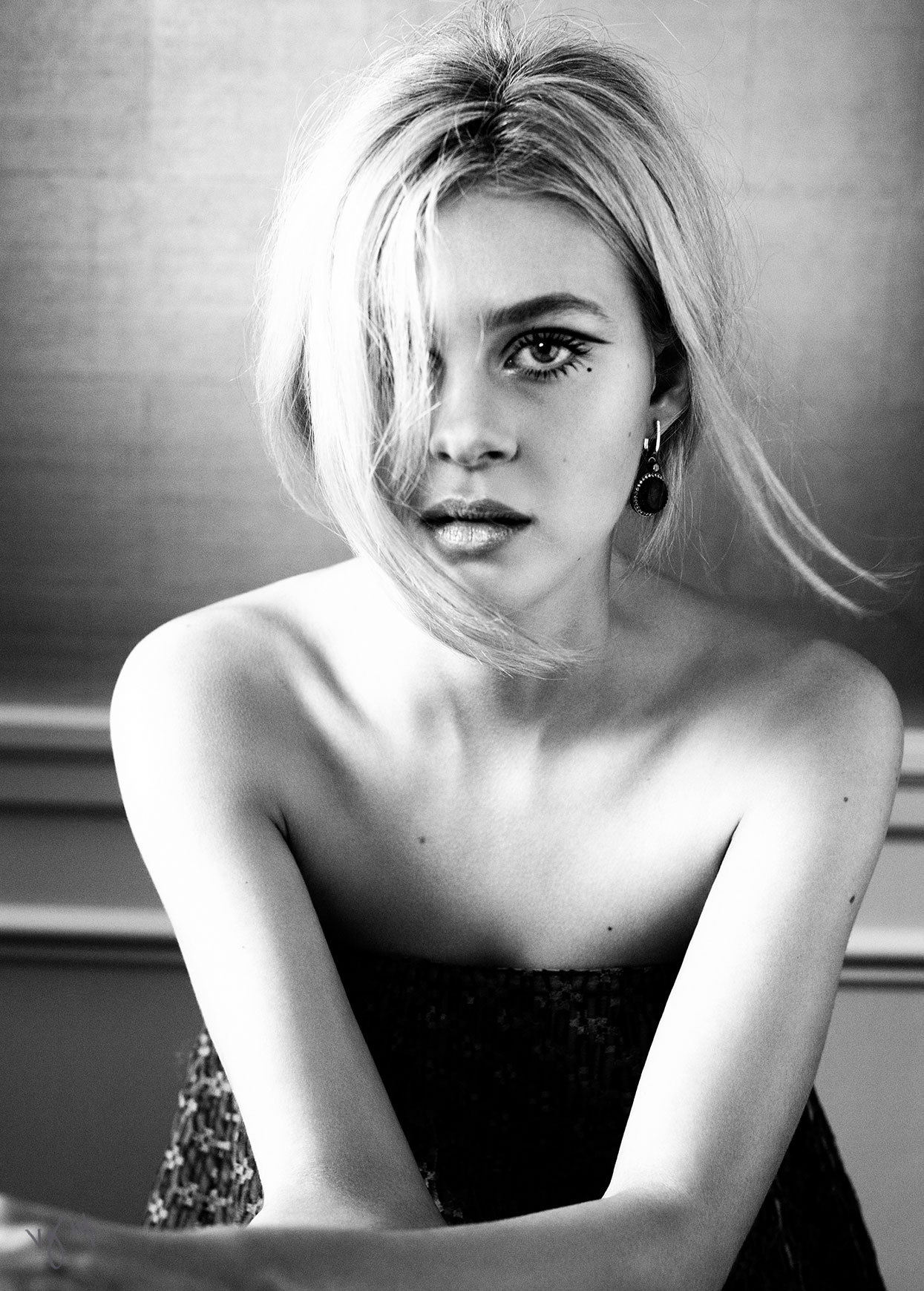 VIOLET IN BLOOM featuring Nicola Peltz  |  The new Transformers star has a tête–à–tête with Rosie Huntington-Whiteley  |  #VioletGrey, The Industry’s Beauty Edit