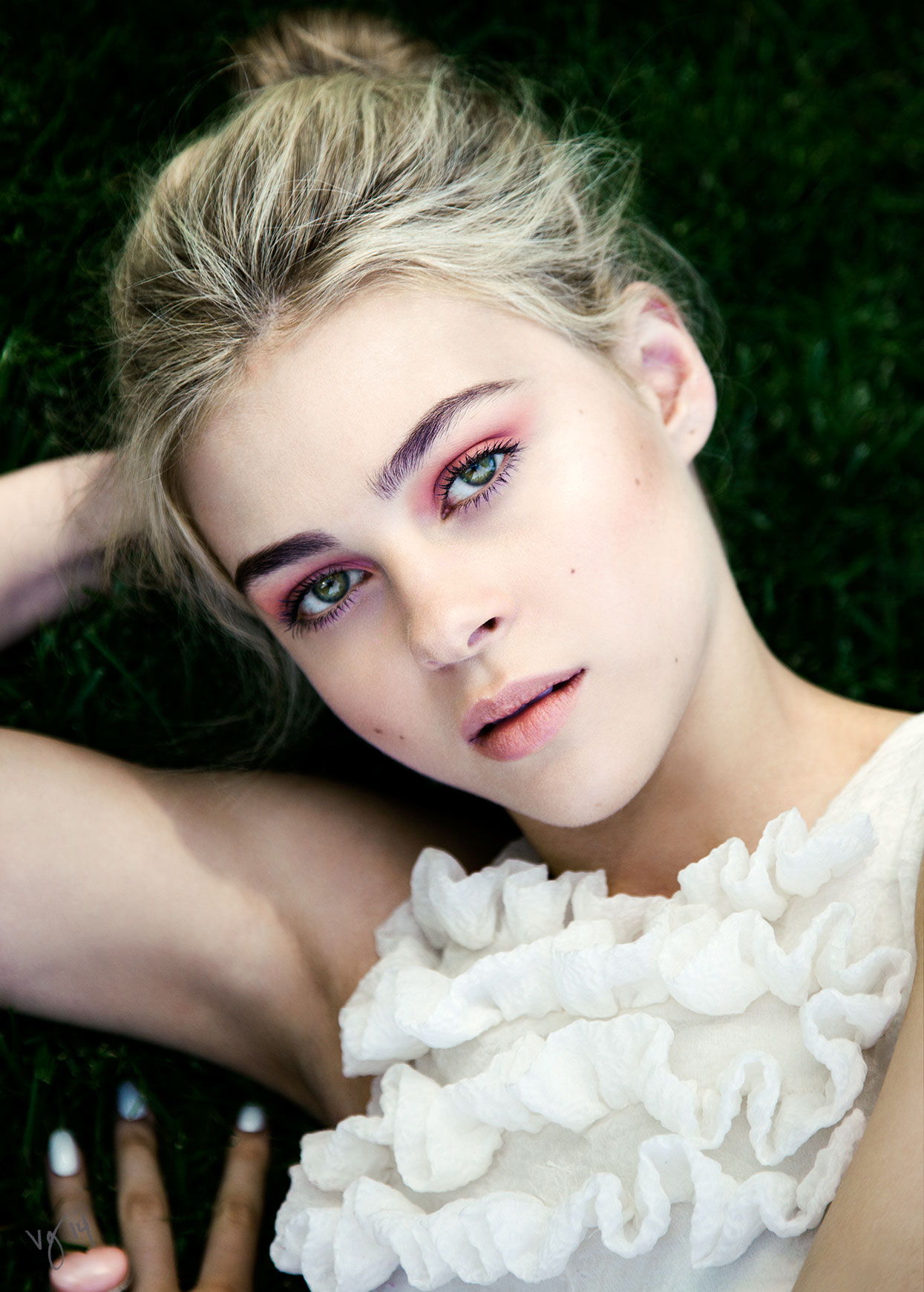 VIOLET IN BLOOM featuring Nicola Peltz  |  The new Transformers star has a tete-a-tete with Rosie Huntington-Whiteley  |   #VioletGrey, The Industry’s Beauty Edit